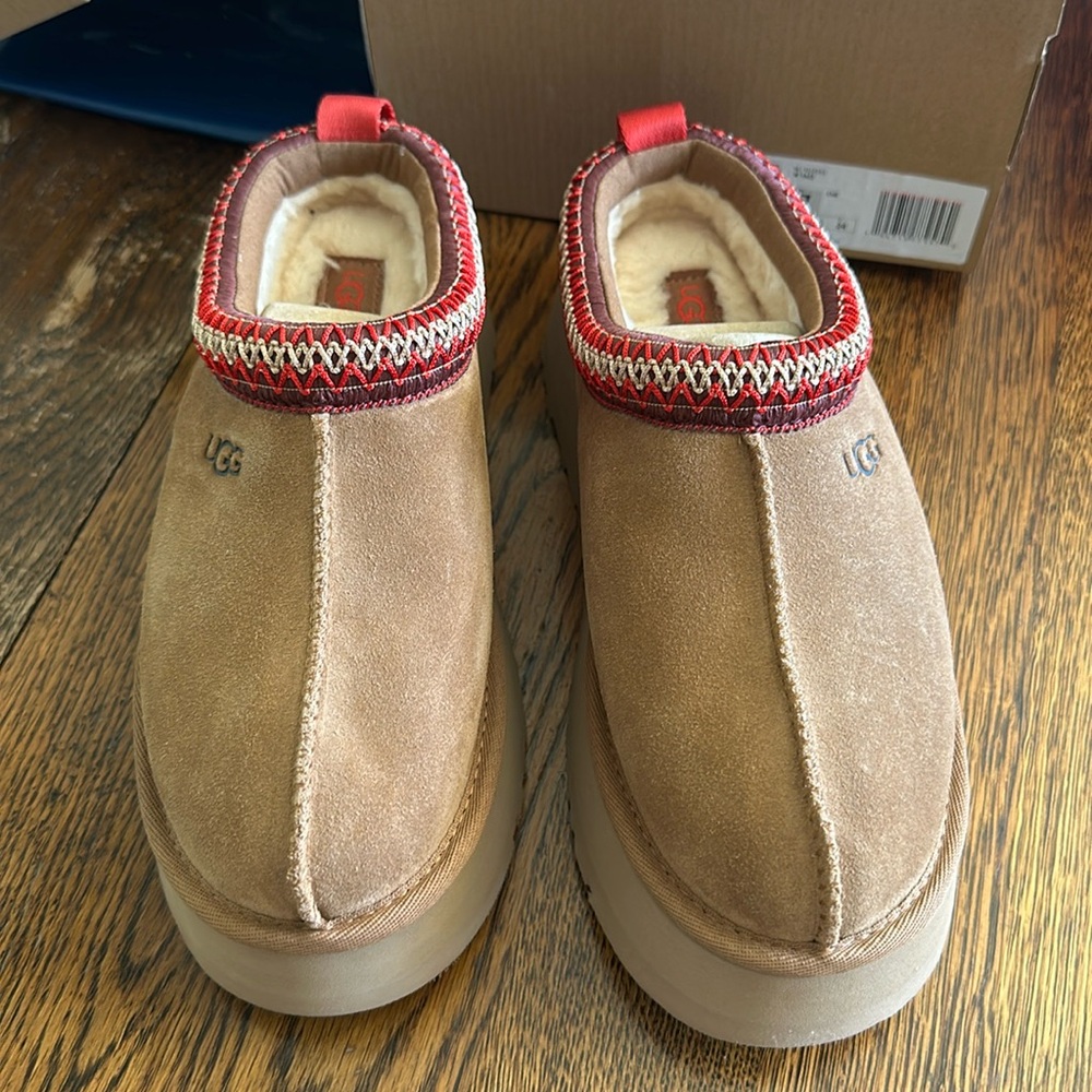 UGG Tazz Platform Slipper in Chestnut